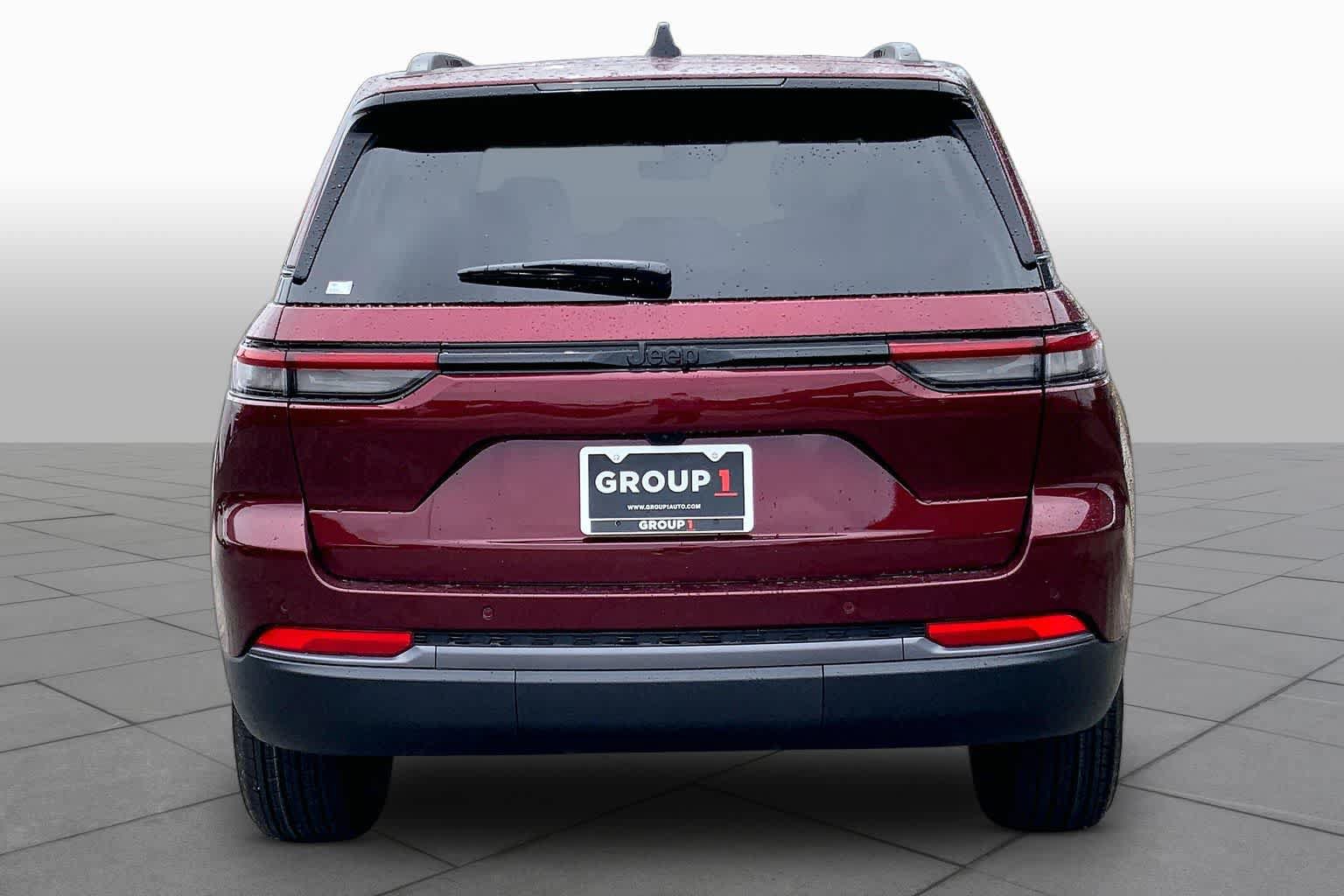 New 2026 Jeep Grand Cherokee Altitude RWD image 4