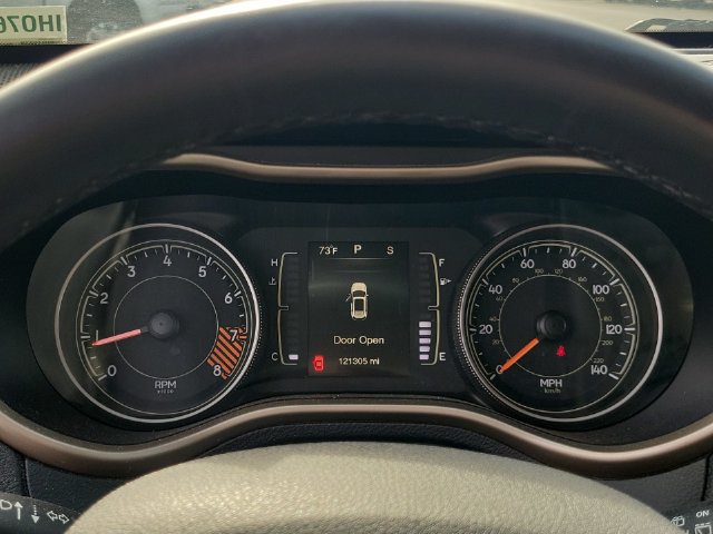 Used 2015 Jeep Cherokee Latitude AWD/4WD image 28