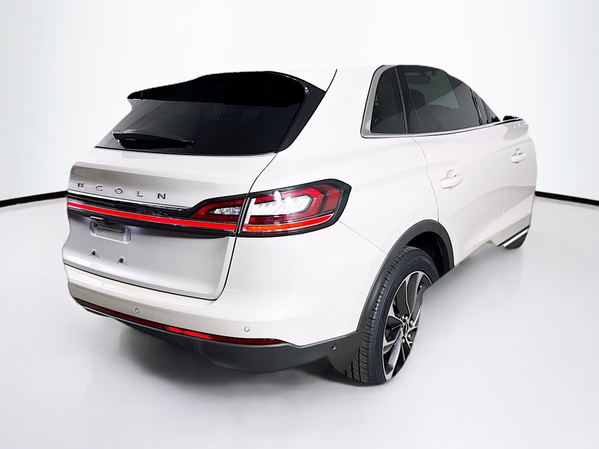 Used 2021 Lincoln Nautilus Reserve w/ Equipment Group 201A image 34