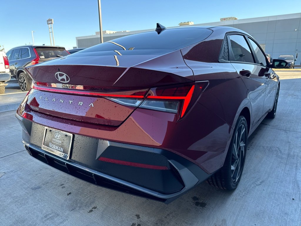 New 2025 Hyundai Elantra SEL image 4