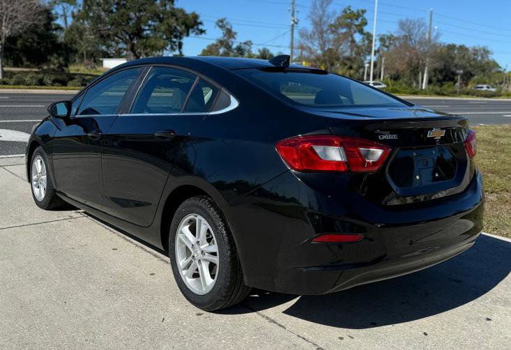 Used 2018 Chevrolet Cruze LT image 3