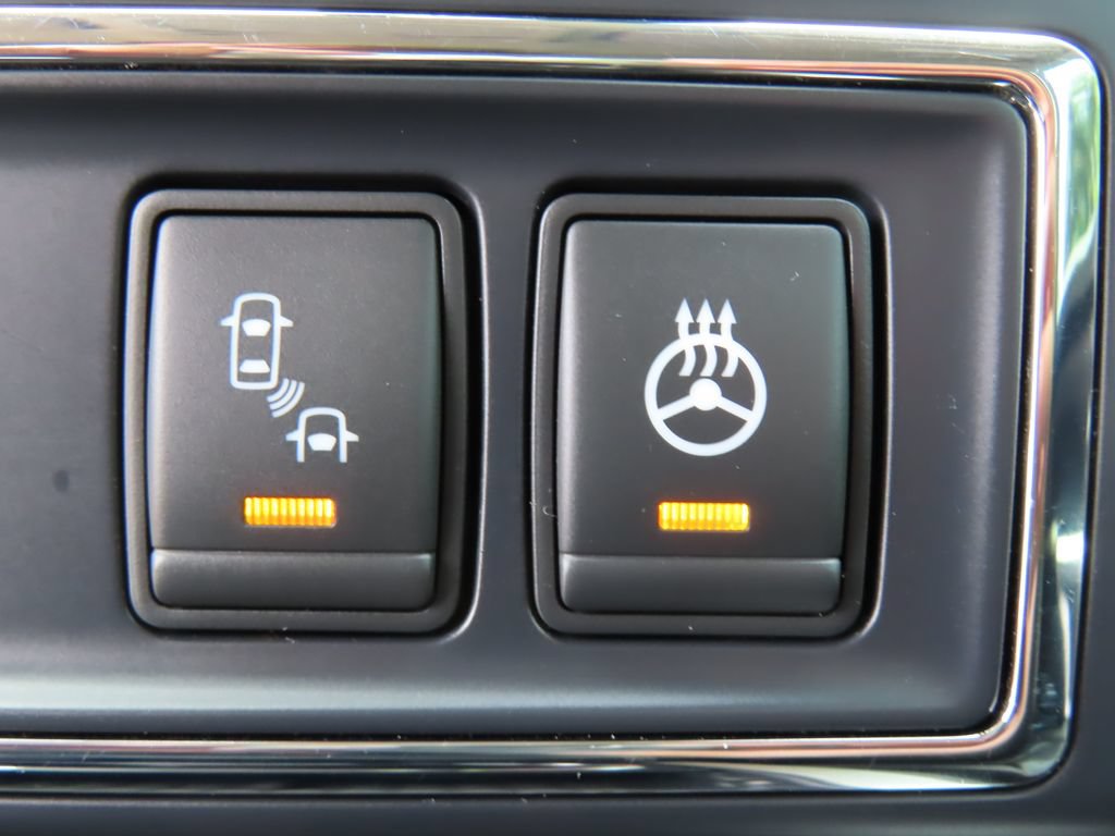 Used 2017 Nissan Titan PRO-4X w/ Pro-4x Convenience Package AWD/4WD image 11