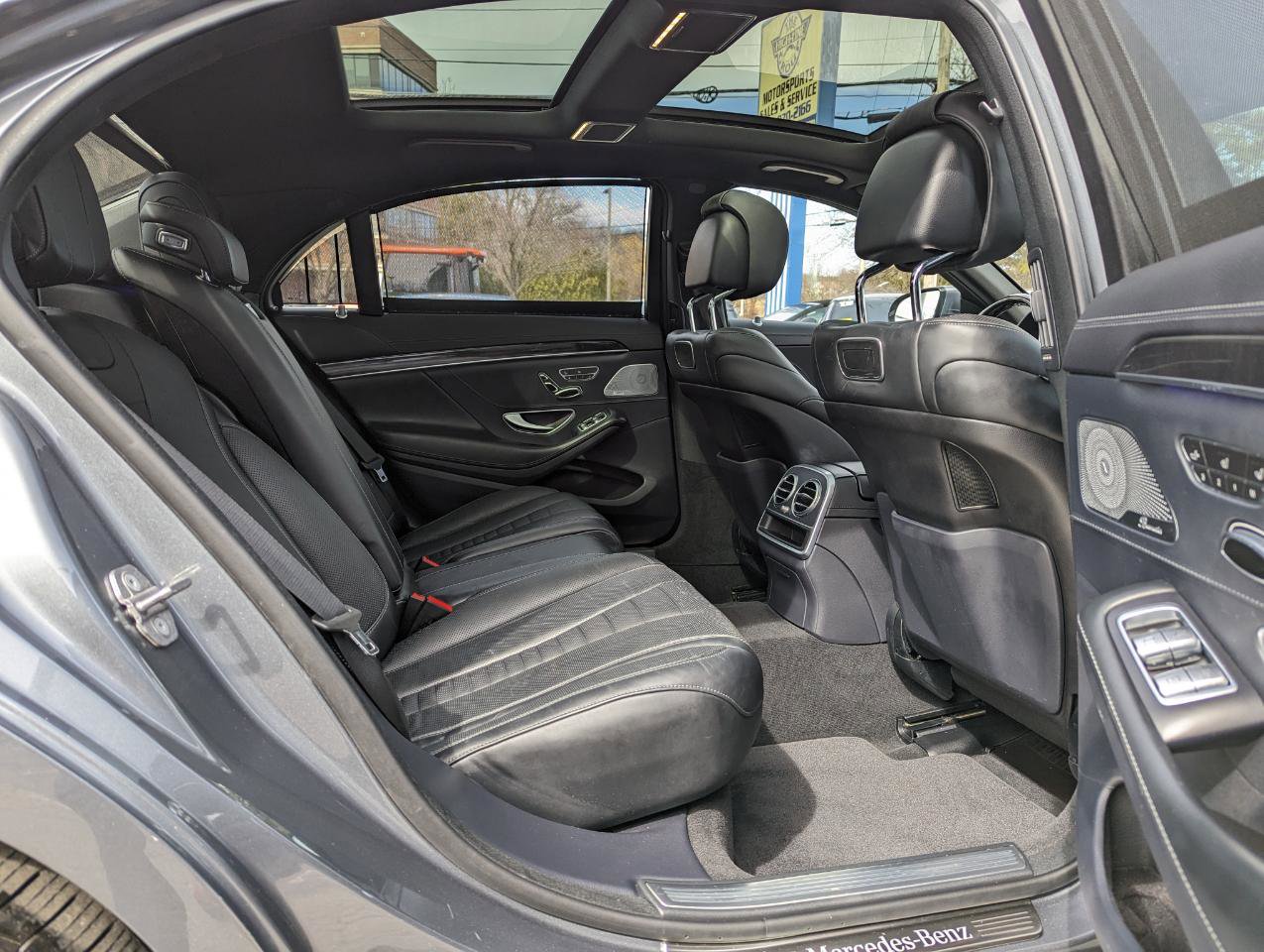 Used 2019 Mercedes-Benz S 560 4MATIC Sedan image 38
