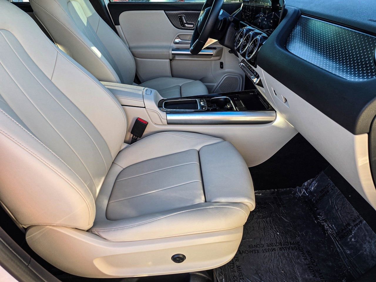 Used 2025 Mercedes-Benz GLA 250 4MATIC image 39