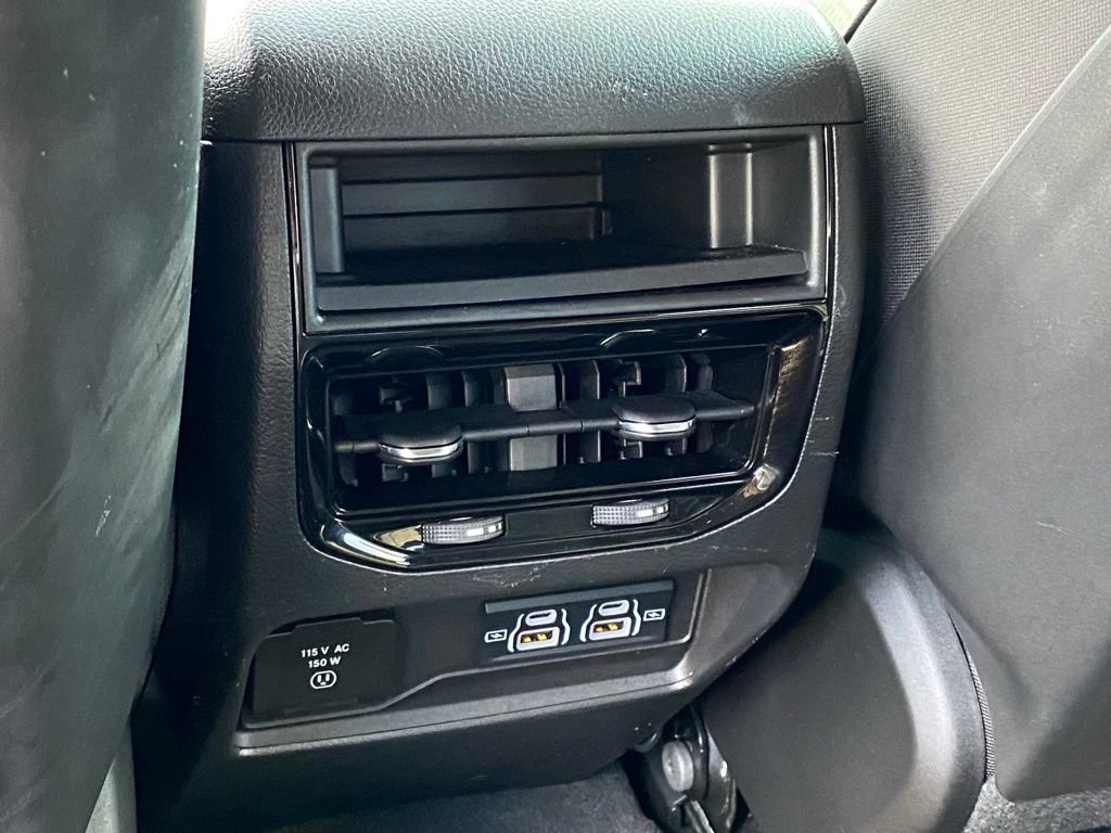 Used 2023 Jeep Grand Cherokee Altitude AWD/4WD image 27
