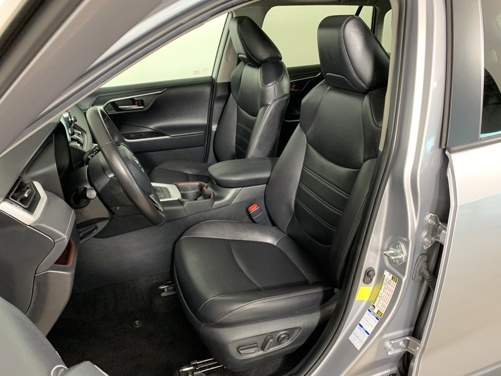 Used 2021 Toyota RAV4 Limited image 19