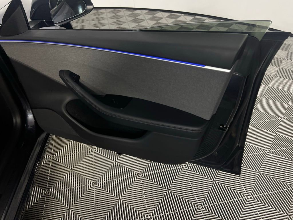 Used 2024 Tesla Model 3 Standard Range image 31