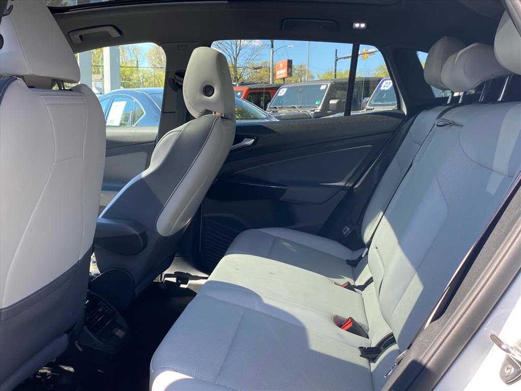 Certified 2022 Volkswagen ID.4 Pro S image 17