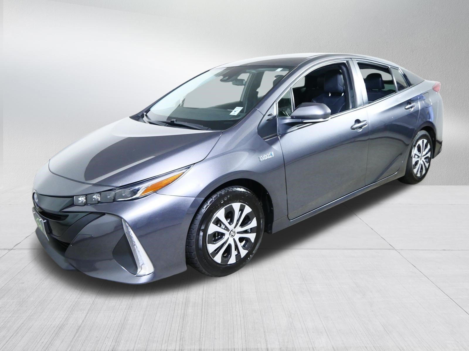 Used 2022 Toyota Prius Prime XLE FWD image 3