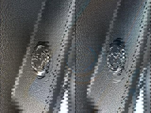 Used 2020 Chevrolet Traverse LT w/ LT Premium Package image 17