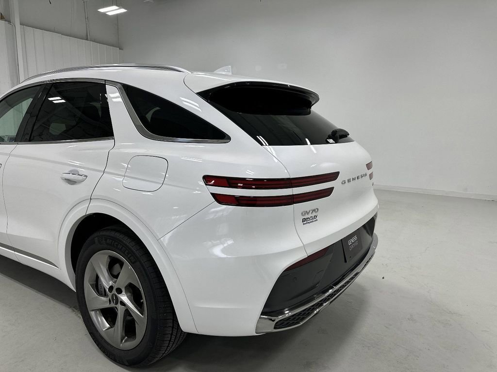 Certified 2026 Genesis GV70 2.5T AWD/4WD image 14