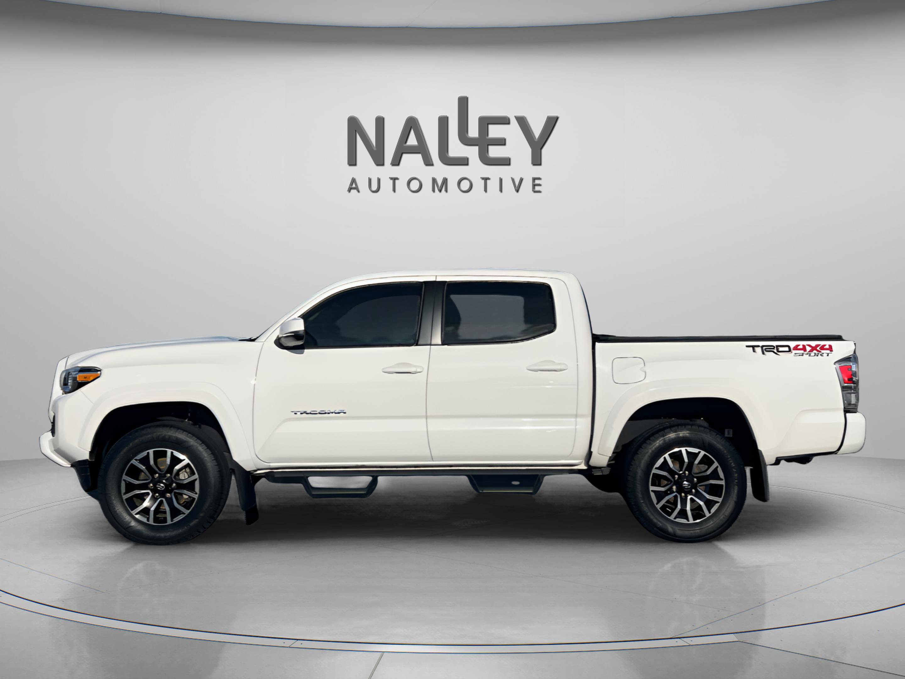 Used 2022 Toyota Tacoma SR video 2