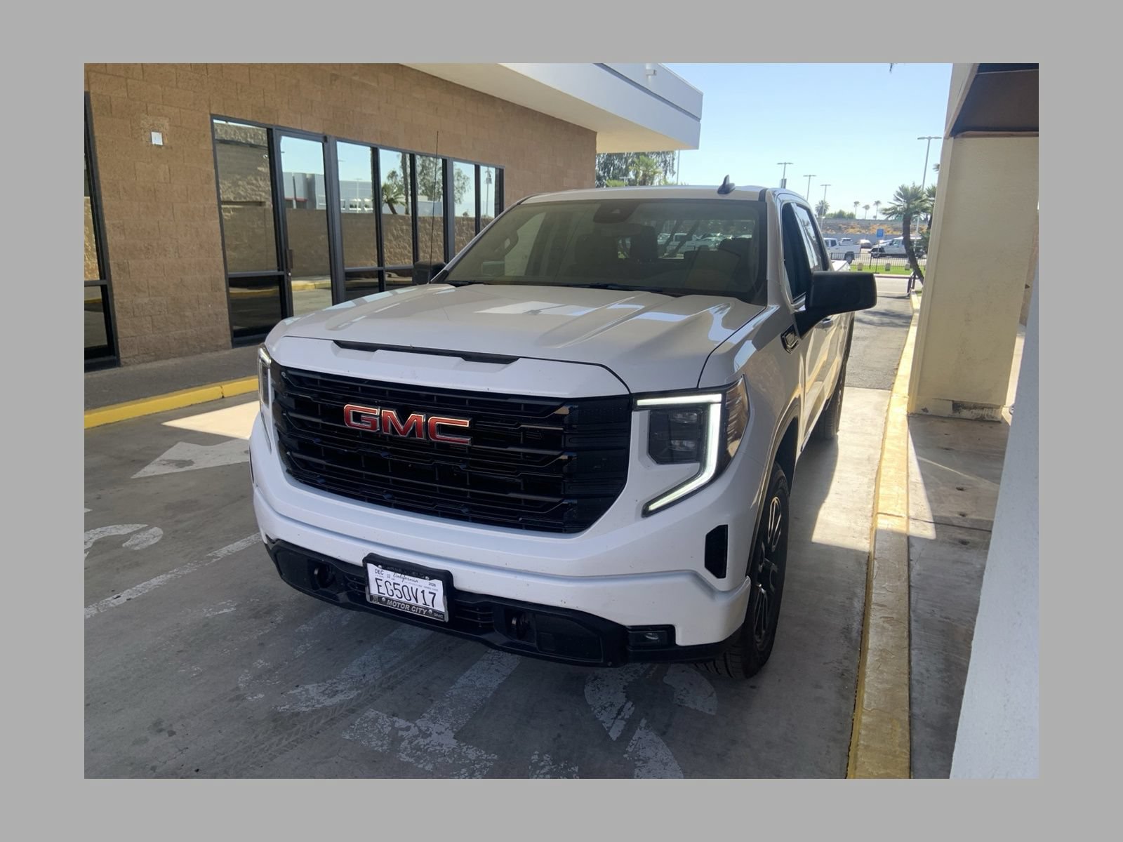 Certified 2026 GMC Sierra 1500 Elevation AWD/4WD image 1