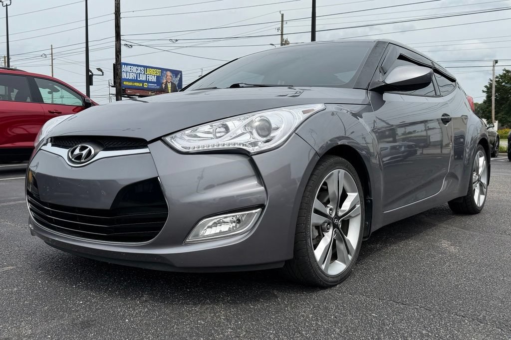 Used 2017 Hyundai Veloster Value Edition FWD image 14
