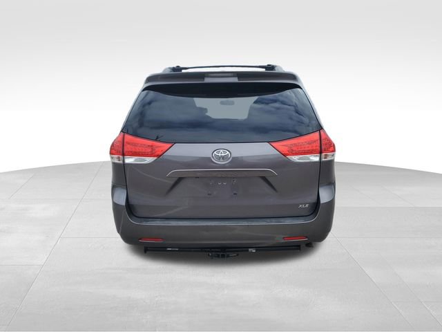 Used 2011 Toyota Sienna XLE image 5
