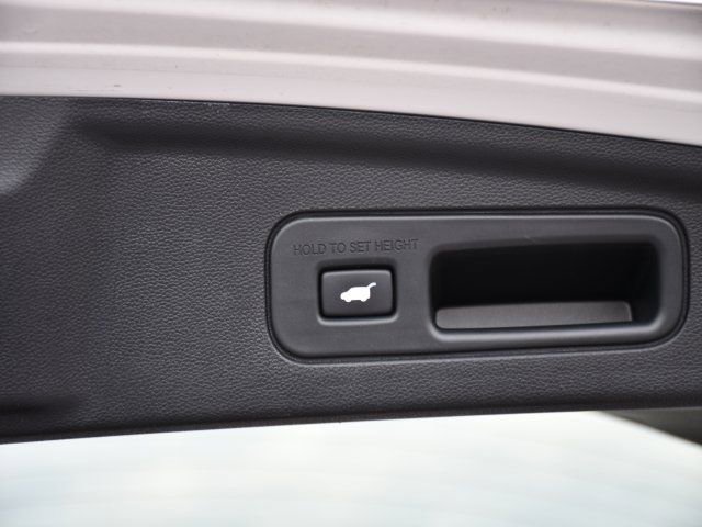 Used 2023 Acura MDX SH-AWD image 25