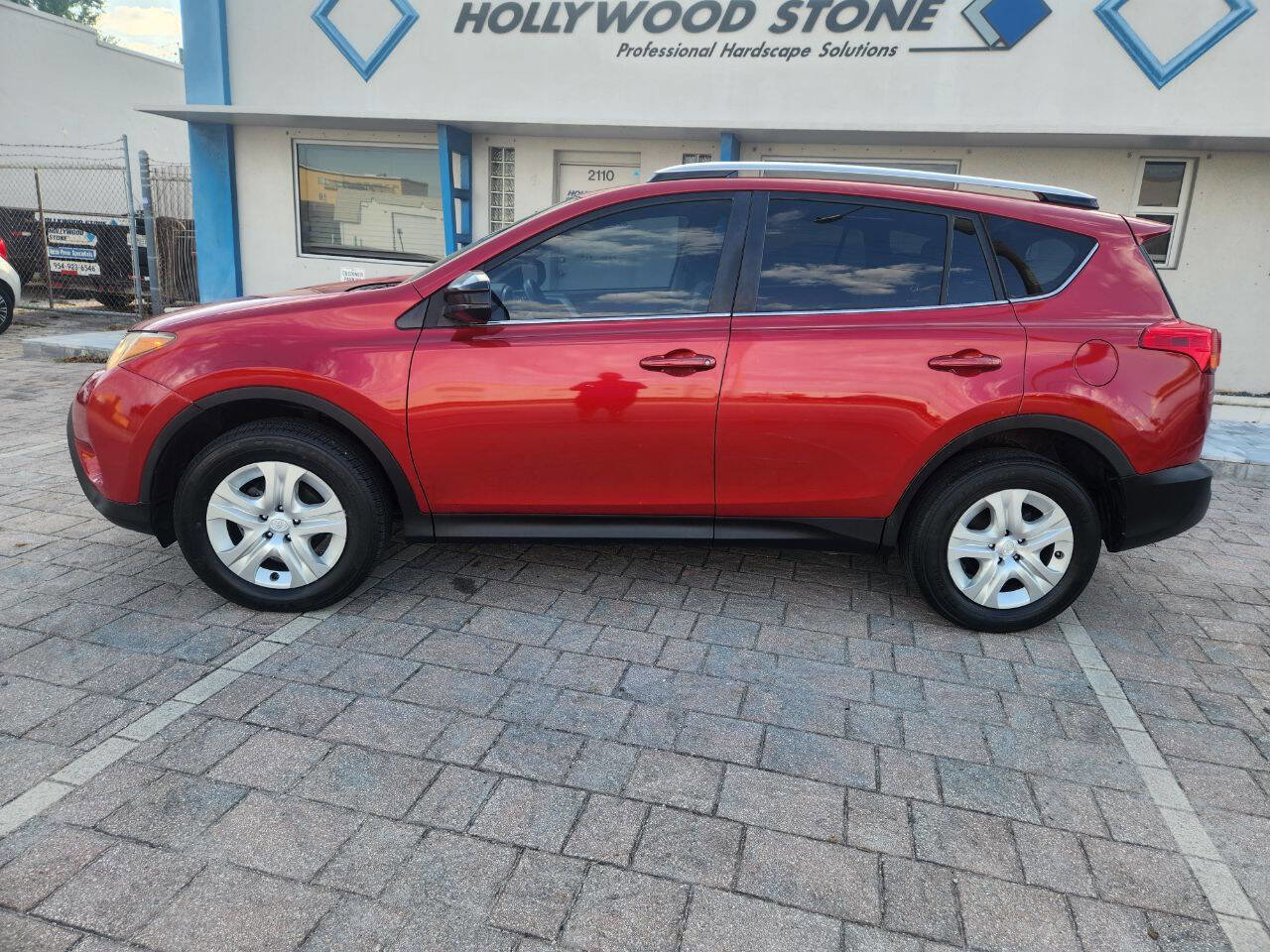 Used 2015 Toyota RAV4 LE FWD image 8