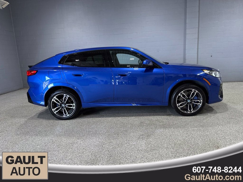 Used 2024 BMW X2 xDrive28i w/ Premium Package AWD/4WD image 2