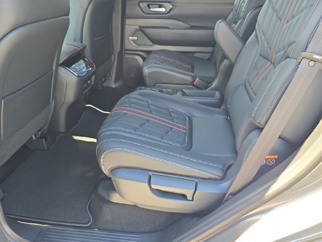 New 2026 Nissan Armada PRO-4X AWD/4WD image 17