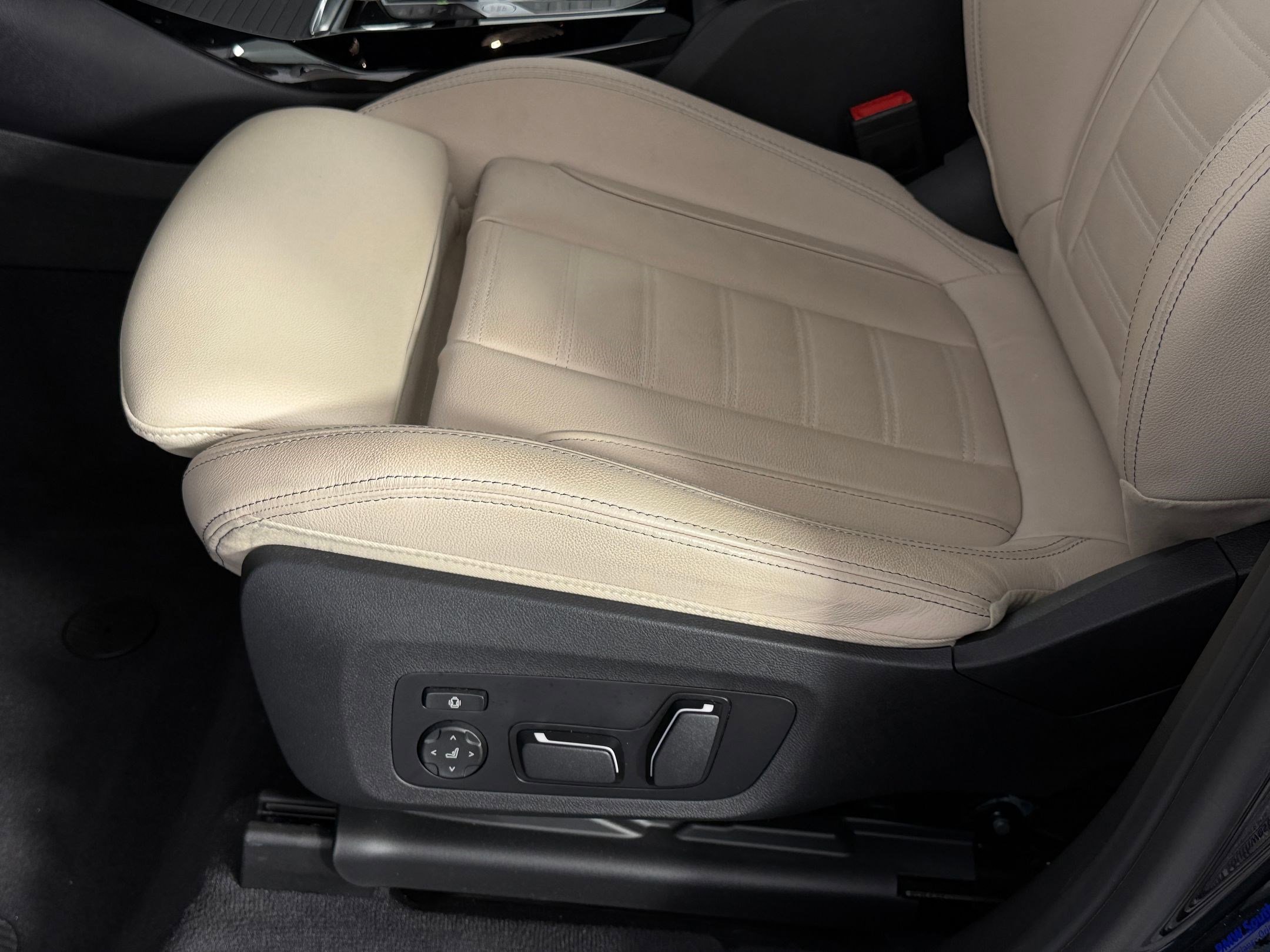 Certified 2024 BMW X3 sDrive30i w/ Premium Package w/ZPA RWD image 13