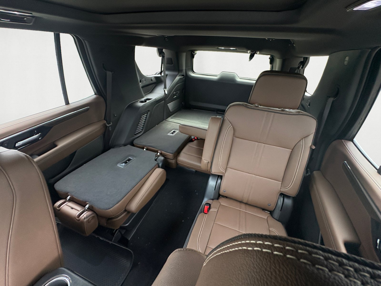 New 2027 Chevrolet Tahoe High Country AWD/4WD image 14