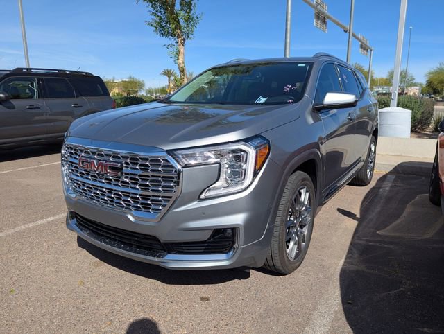 Used 2024 GMC Terrain Denali w/ Denali Premium Package image 12