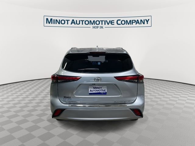 Used 2020 Toyota Highlander Platinum image 7