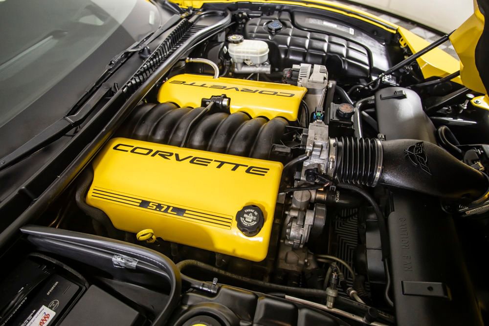Used 2000 Chevrolet Corvette Coupe w/ Roof Pkg RWD image 42