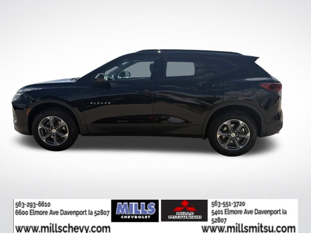 Used 2023 Chevrolet Blazer LT w/ Convenience Package AWD/4WD image 2