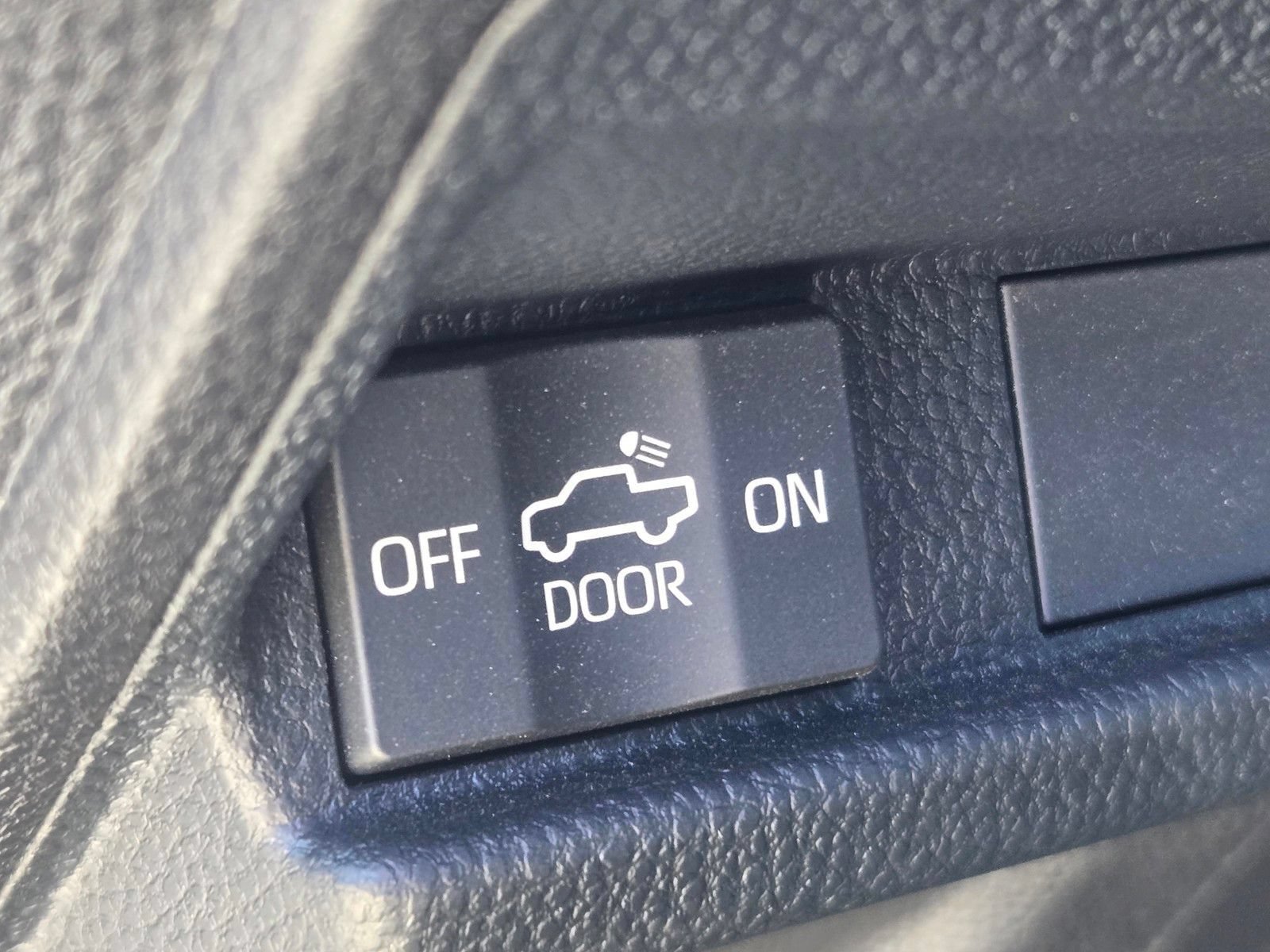 Used 2025 Toyota Tacoma SR5 RWD image 12