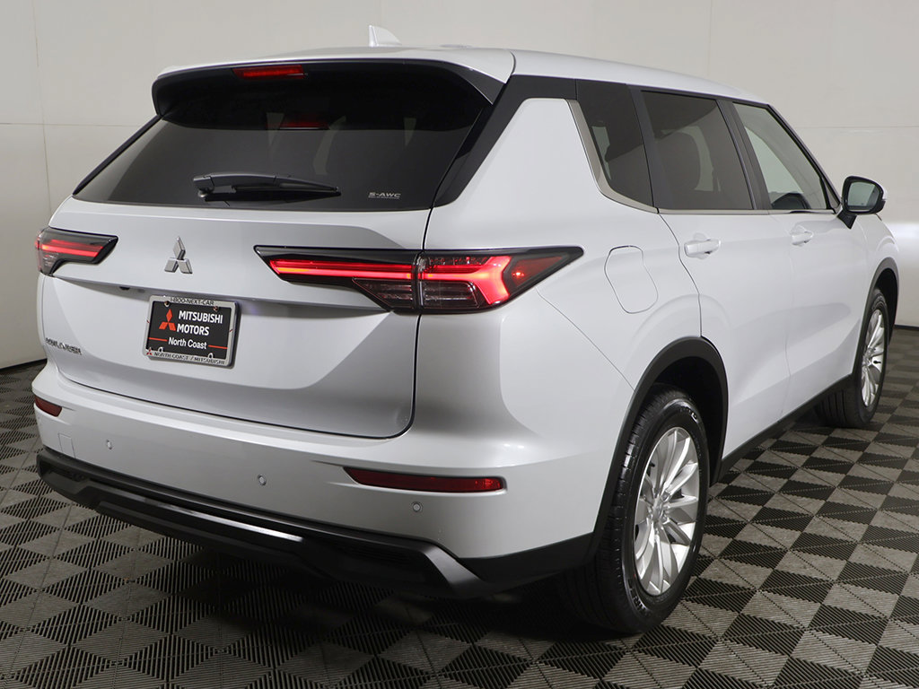 New 2026 Mitsubishi Outlander ES AWD/4WD image 11