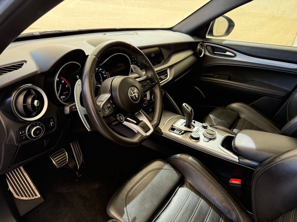Used 2021 Alfa Romeo Stelvio Ti Sport AWD/4WD image 30