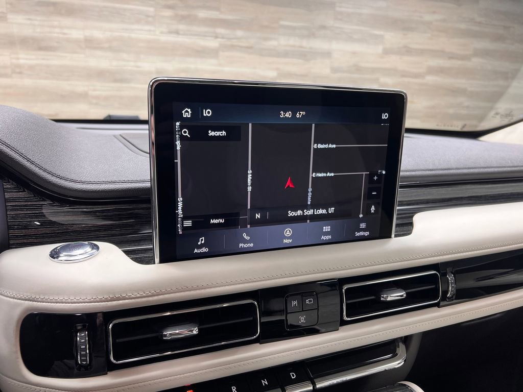 Used 2020 Lincoln Aviator Black Label AWD/4WD image 8