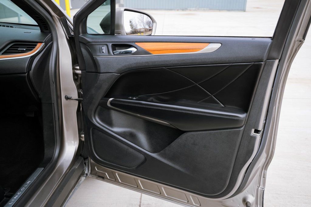 Used 2017 Lincoln MKC Reserve image 21