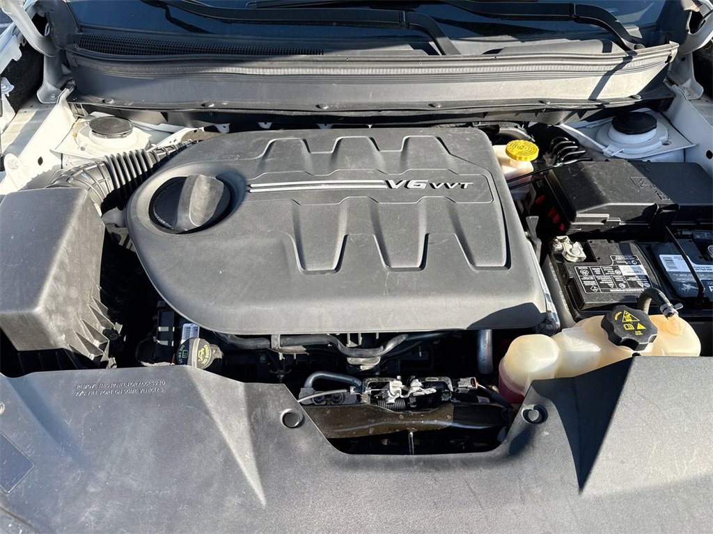 Used 2020 Jeep Cherokee Limited w/ Technology Group image 26