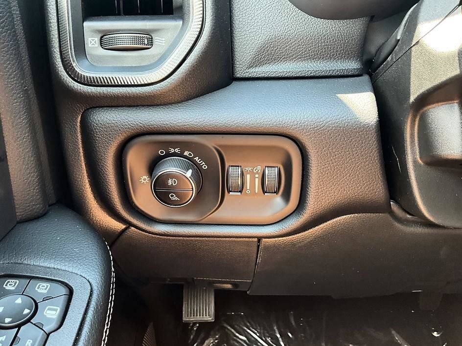 New 2026 RAM 2500 Rebel w/ Rebel Level 1 Equipment Group AWD/4WD image 18