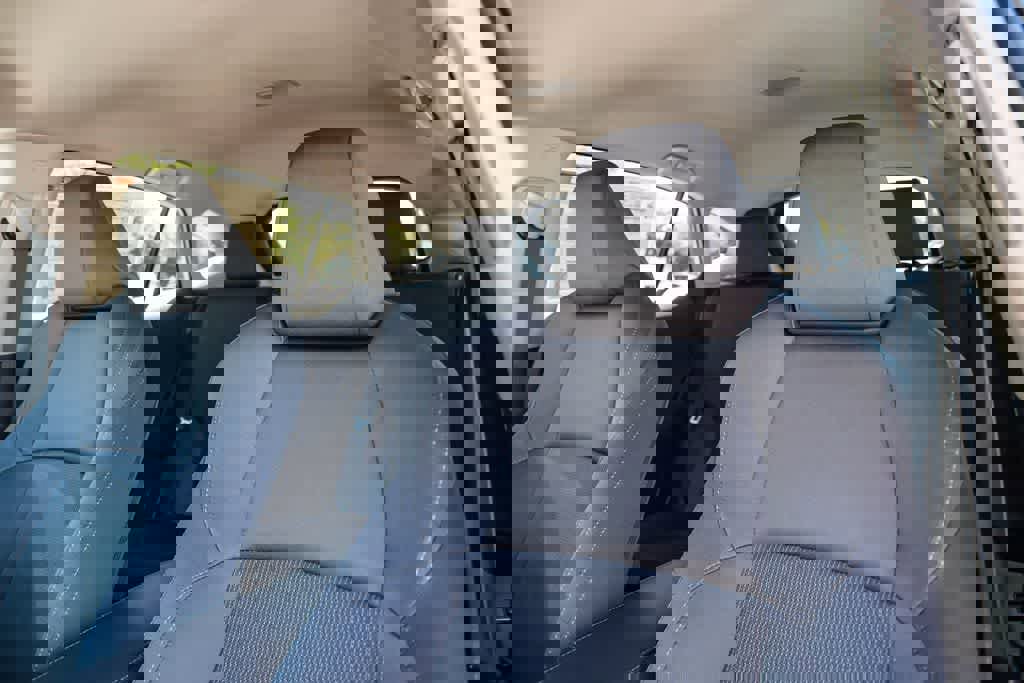 Used 2024 Toyota Venza LE AWD/4WD image 17