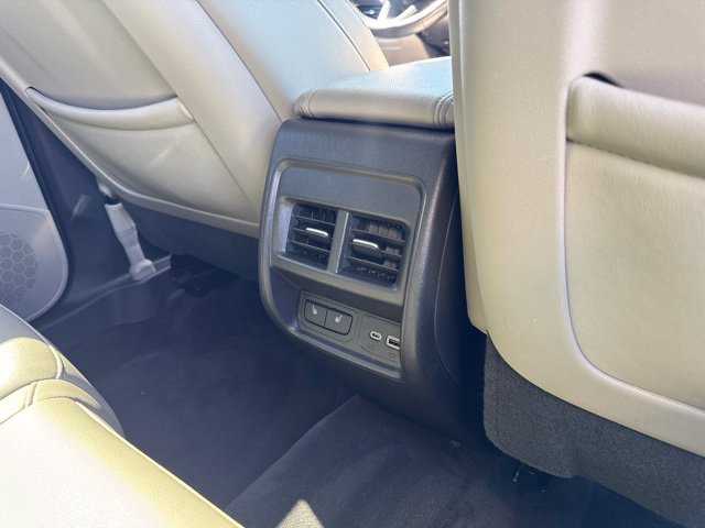 Used 2022 Cadillac XT4 Luxury w/ Cold Weather Package AWD/4WD image 21