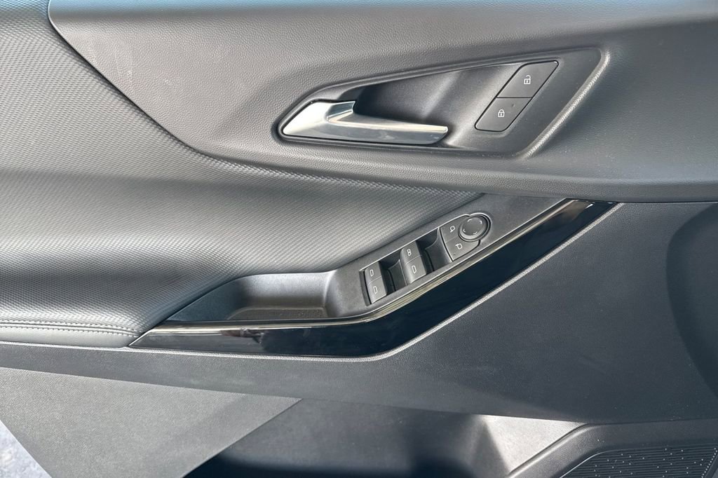 Used 2026 Chevrolet Equinox LT image 17