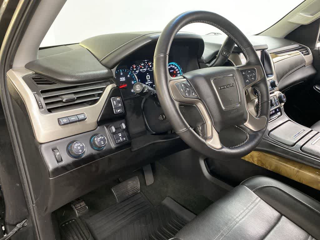 Used 2017 GMC Yukon Denali AWD/4WD image 2