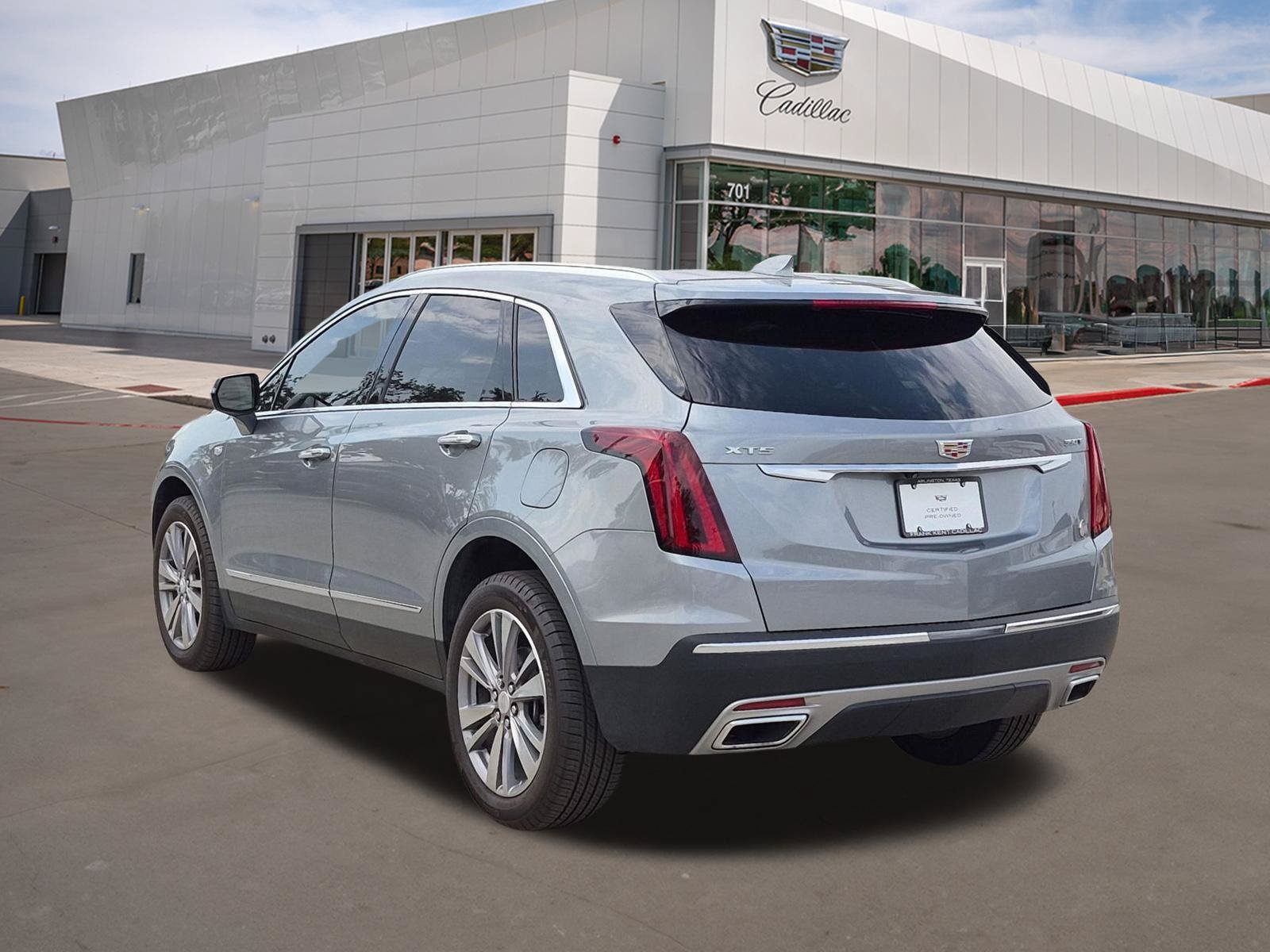 Certified 2025 Cadillac XT5 Premium Luxury FWD image 4