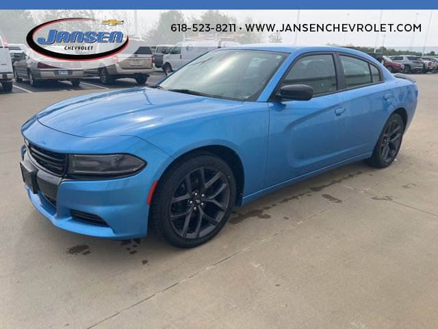 Used 2019 Dodge Charger SXT w/ Blacktop Package image 3