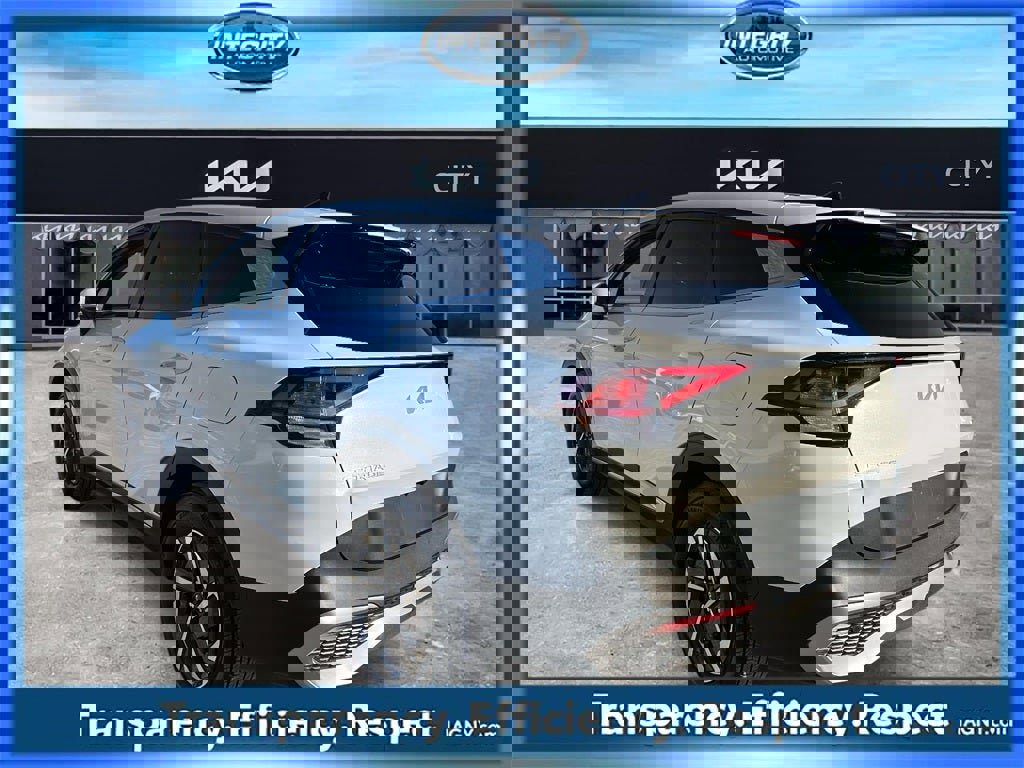 Used 2023 Kia Sportage LX image 6