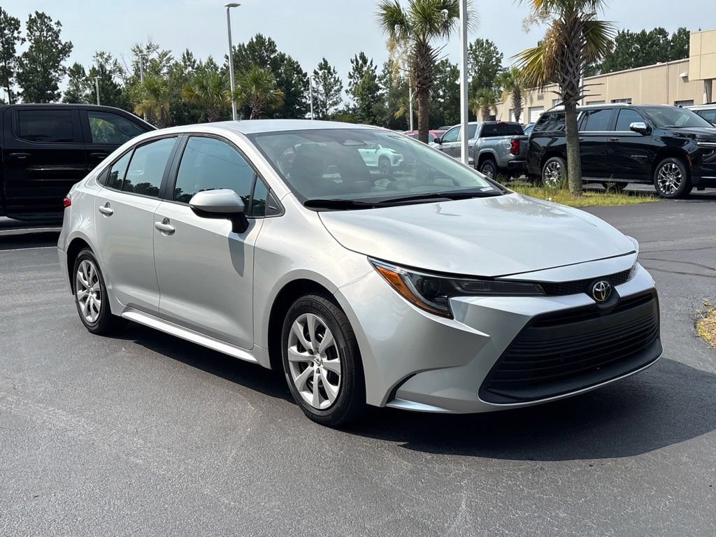 Used 2024 Toyota Corolla LE FWD image 9
