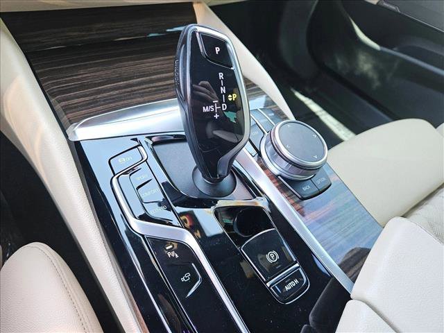 Used 2021 BMW 540i w/ Premium Package image 16