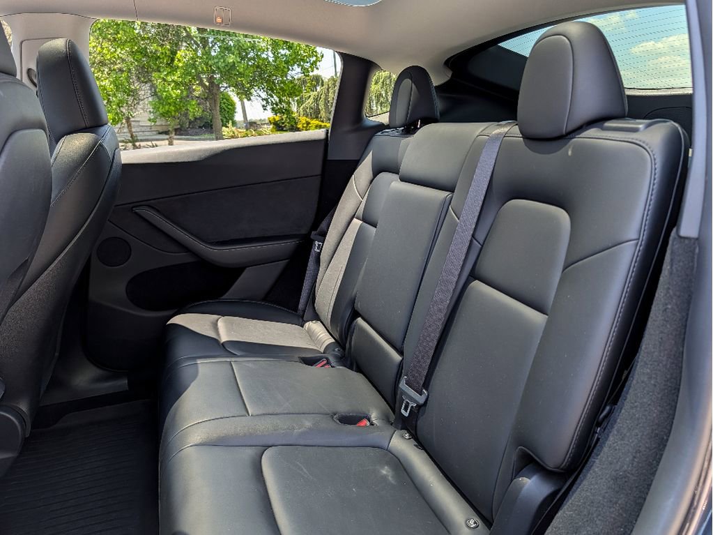 Used 2024 Tesla Model Y Long Range AWD/4WD image 14