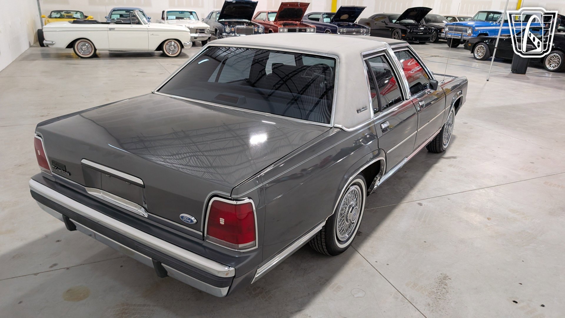 Used 1988 Ford LTD Crown Victoria RWD image 14