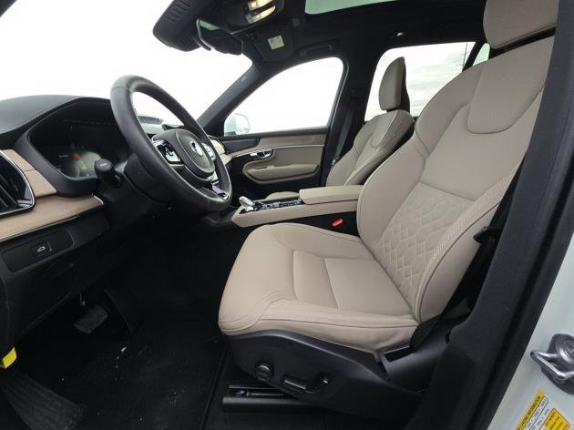 Used 2025 Volvo XC90 B6 Plus image 5