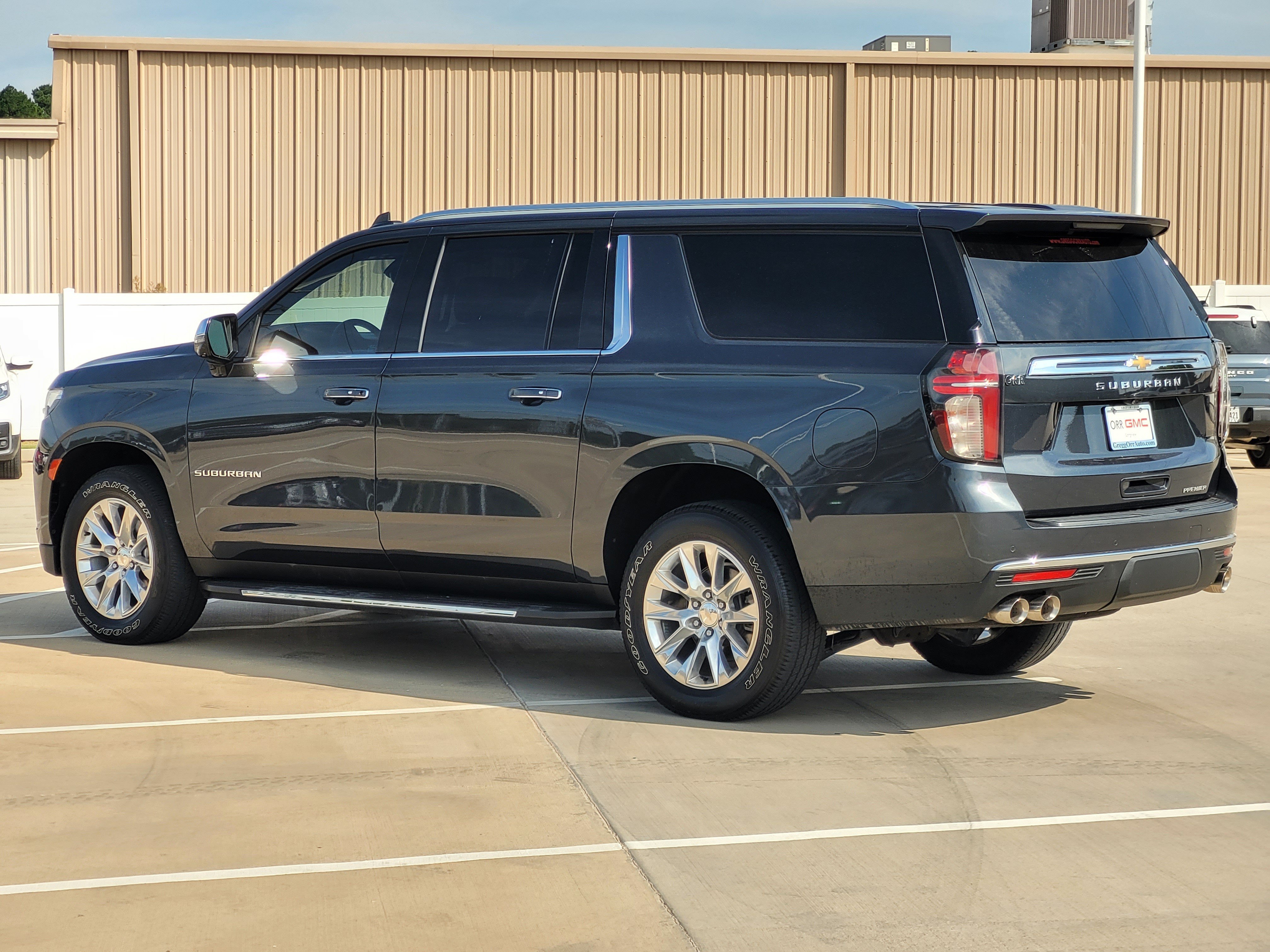 Used 2022 Chevrolet Suburban Premier AWD/4WD image 6