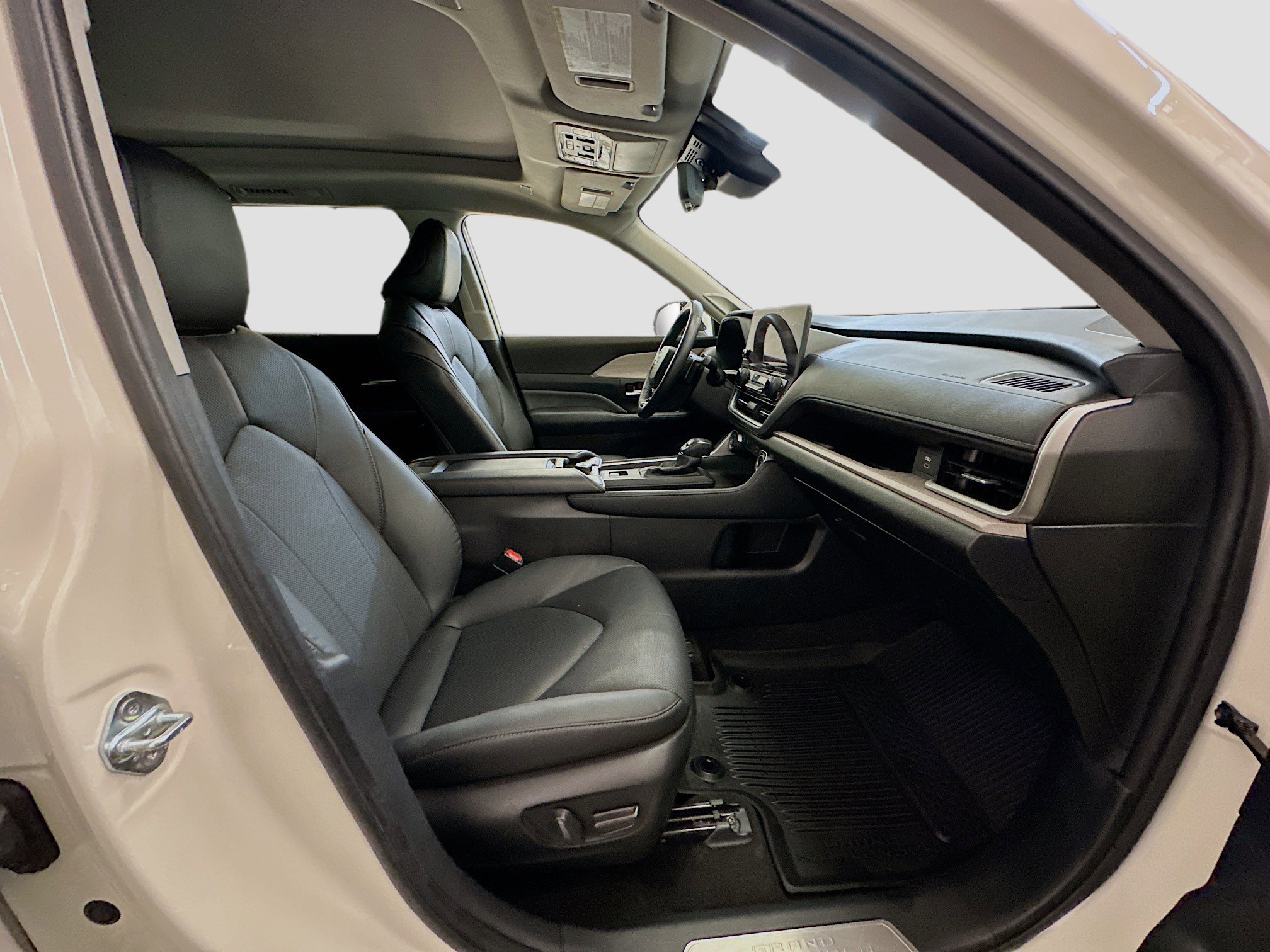 Used 2024 Toyota Grand Highlander AWD image 35